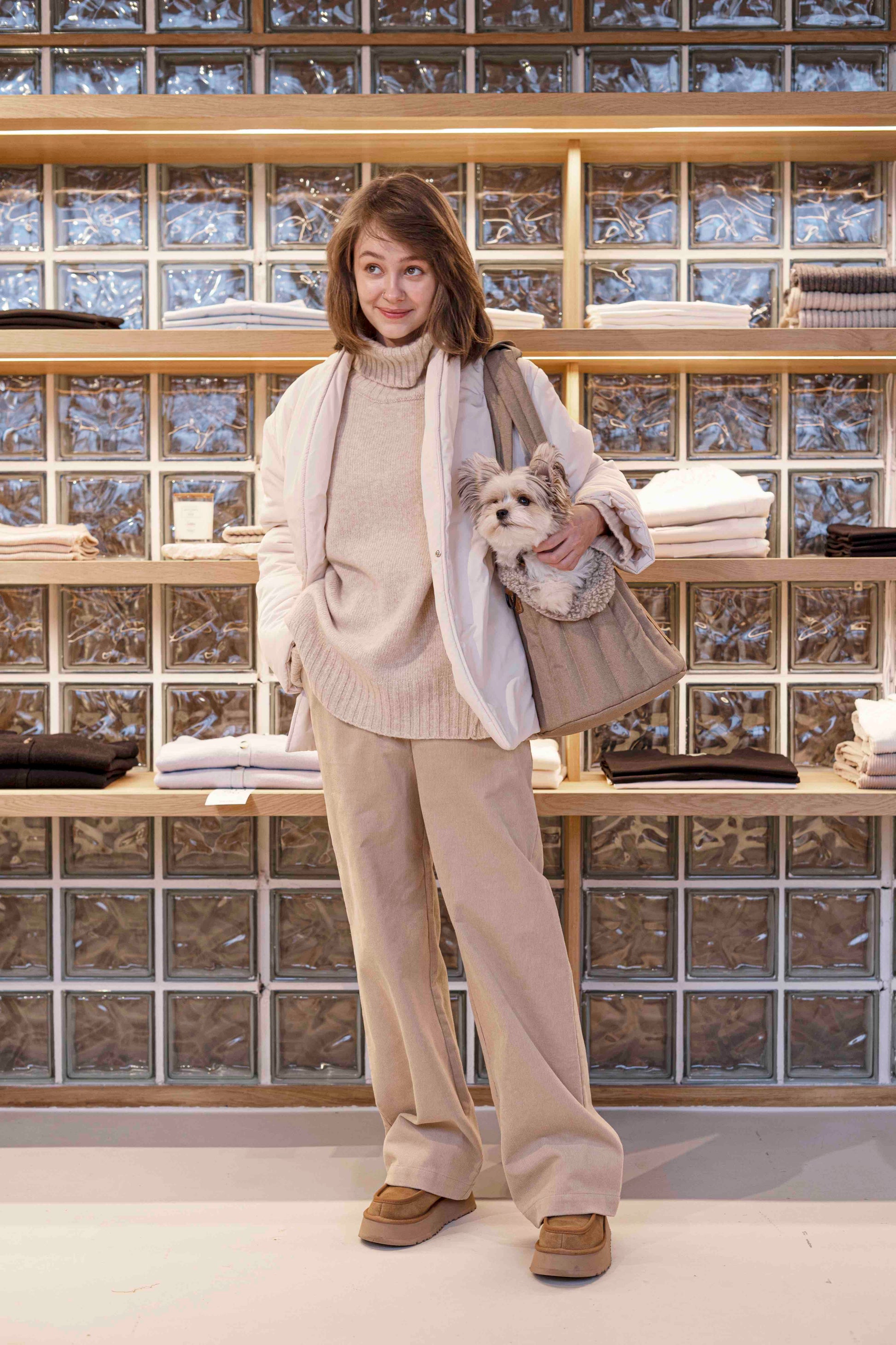 Carrying Pony Bag beige