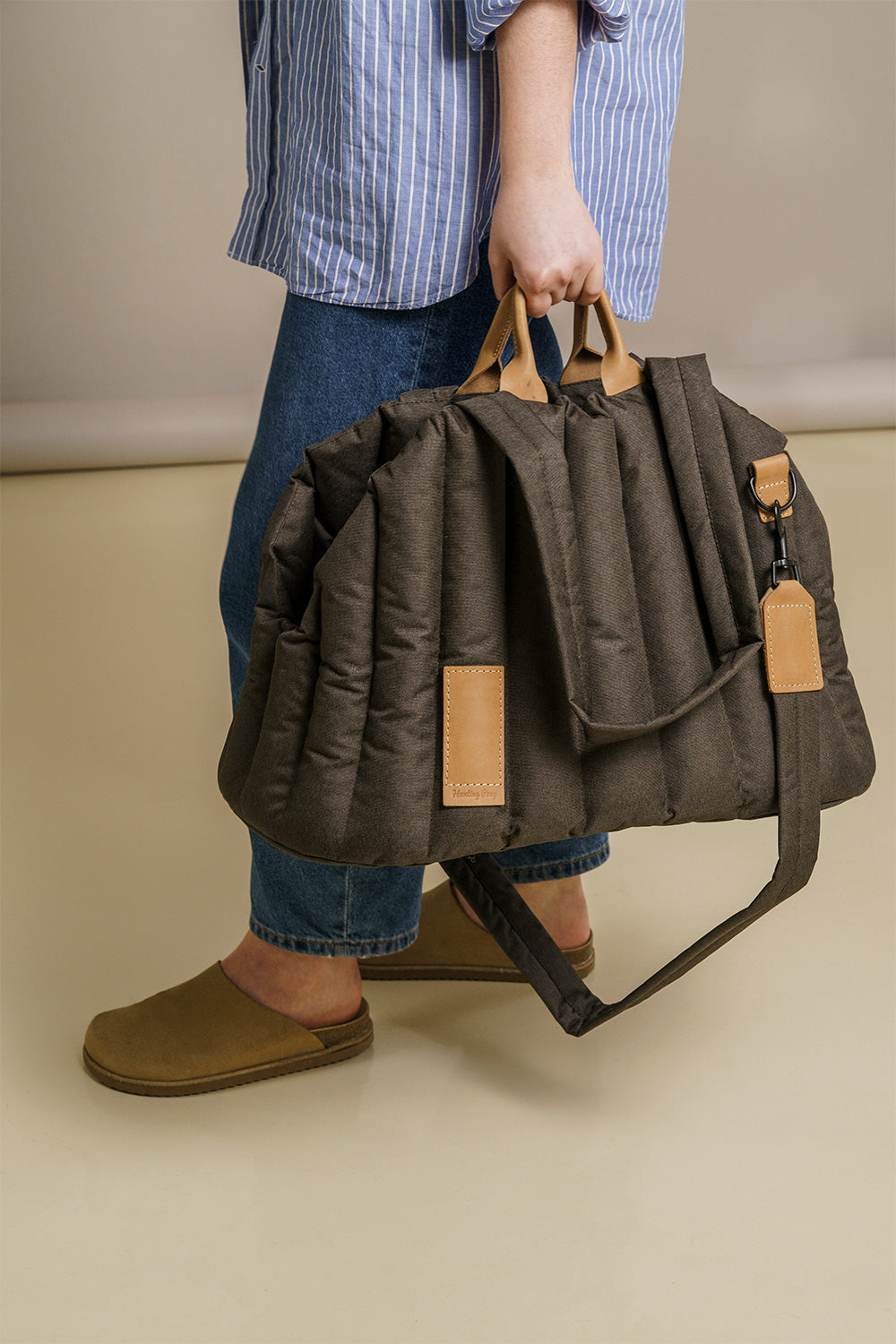 Carrying Pony bag brown