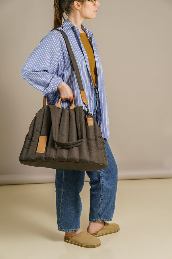 Carrying Pony bag brown
